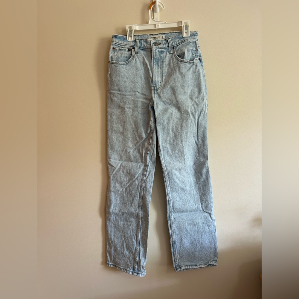 Abercrombie 90s Straight Ultra High Rise Cargo Jeans